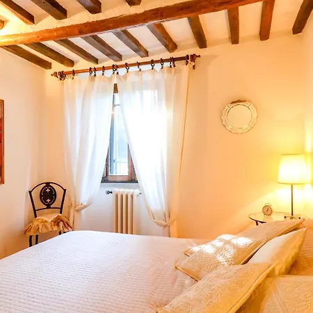 Tuscan Rustic House - With Garden, Wi-fi Cireglio