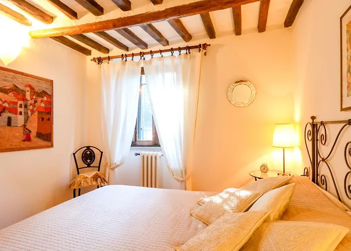 Tuscan Rustic House - With Garden, Wi-fi Cireglio