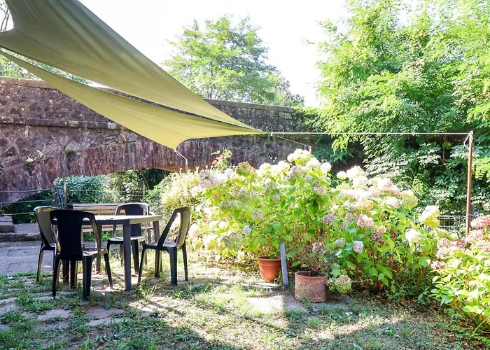 Tuscan Rustic House - With Garden, Wi-fi * Cireglio